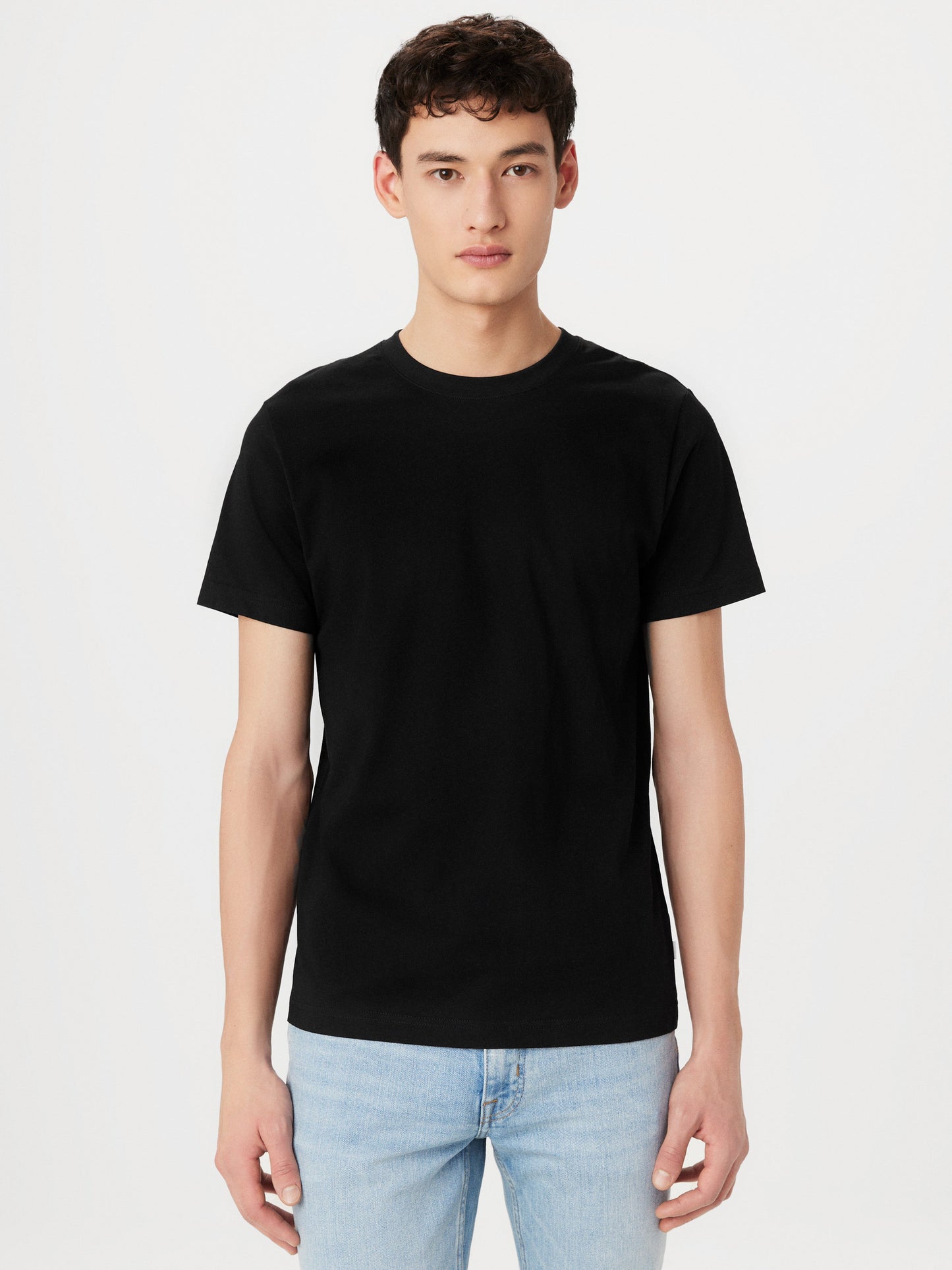 The Essential Slim T-Shirt in Black