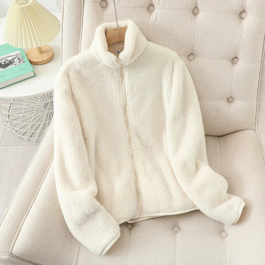 Spacious Jacket with Closure for Comfortable Style