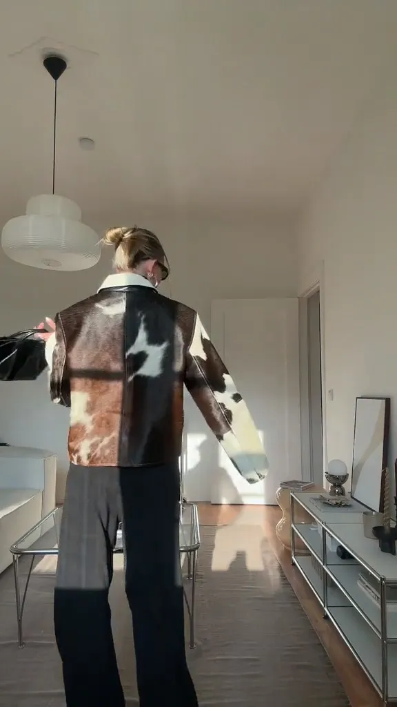Casual Jacket with Neckline