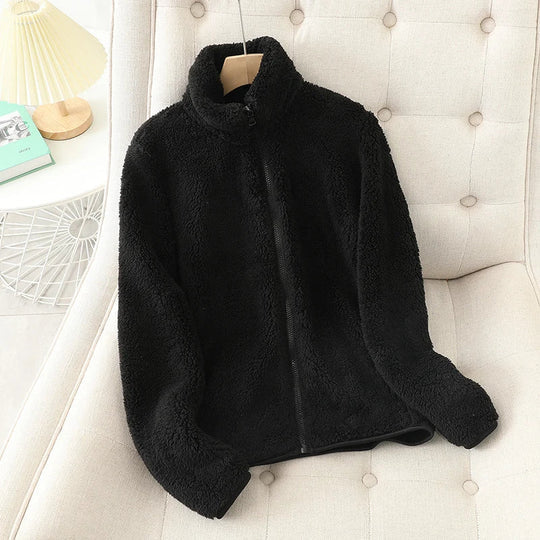 Spacious Jacket with Closure for Comfortable Style
