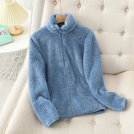 Spacious Jacket with Closure for Comfortable Style