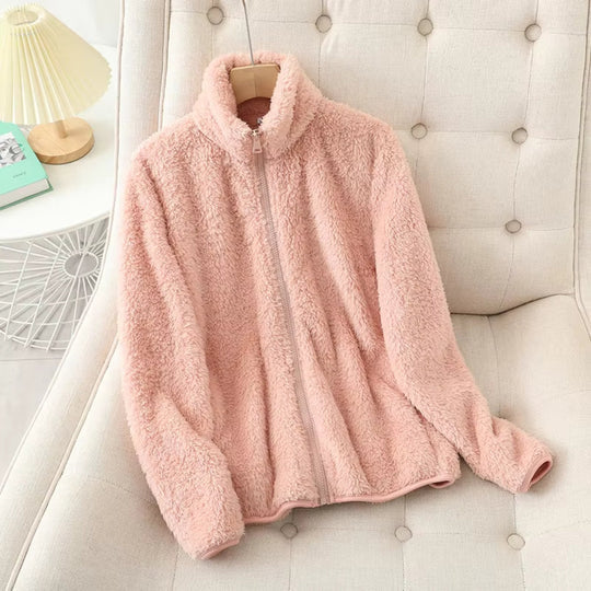 Spacious Jacket with Closure for Comfortable Style