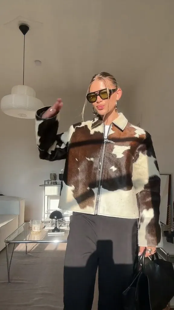 Casual Jacket with Neckline