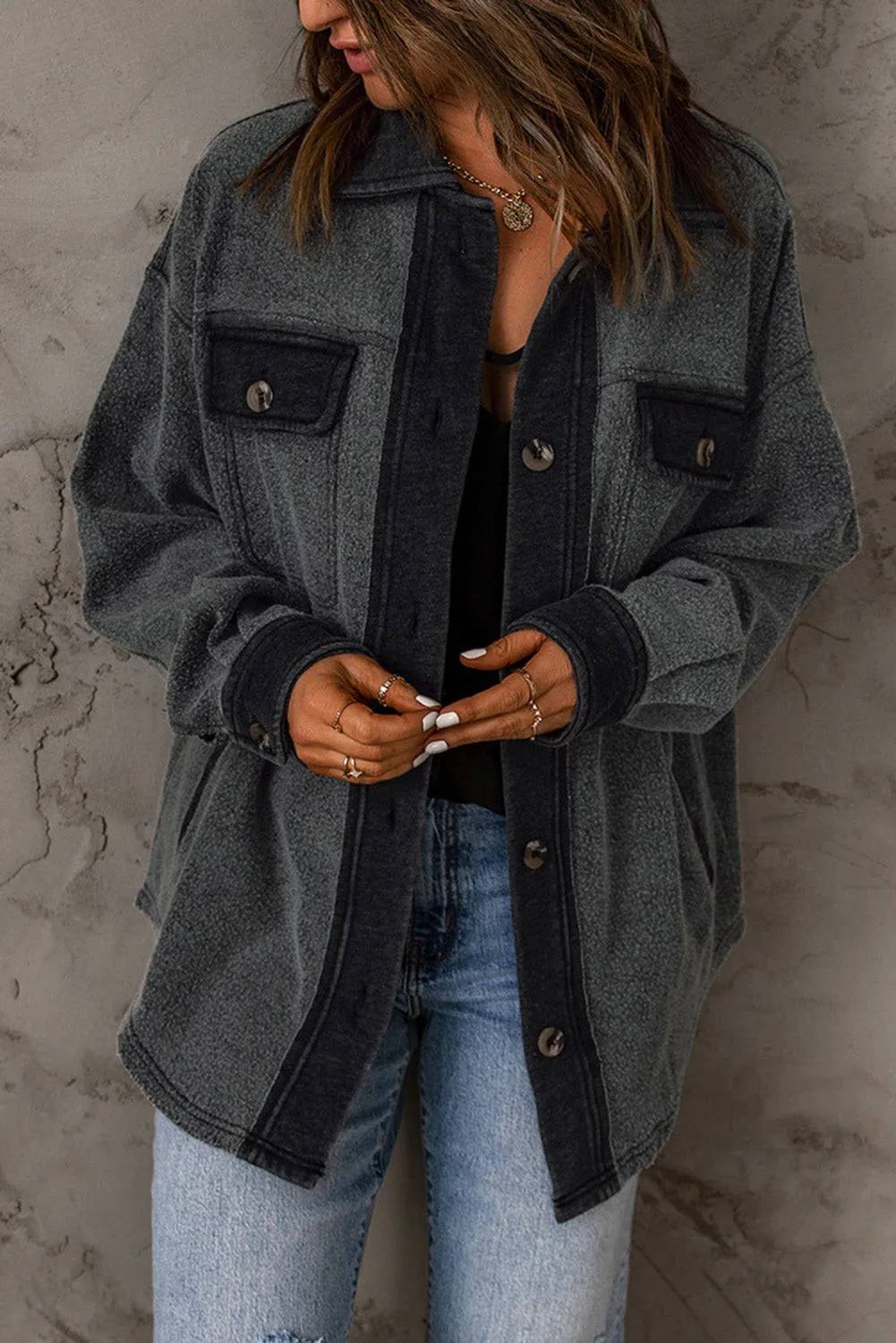 Elegant Jacket with Contrast Trim and Collar