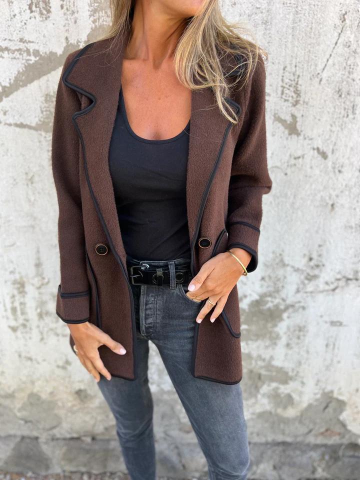 Jacket with a Refined Silhouette for Stylish Outings