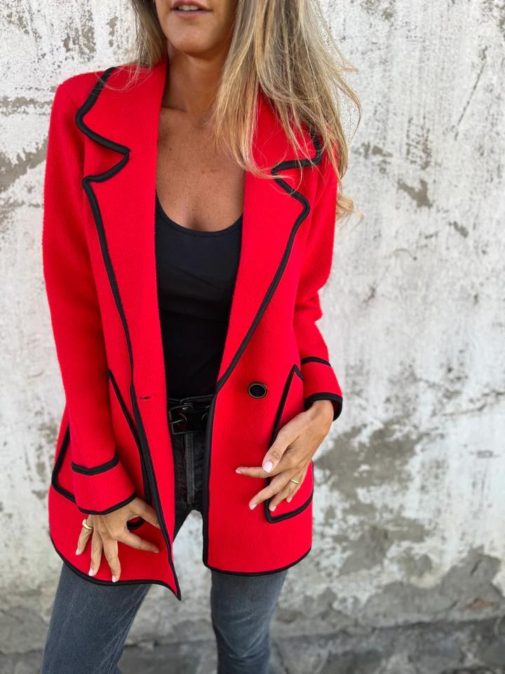 Jacket with a Refined Silhouette for Stylish Outings