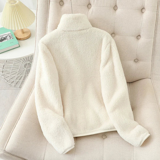 Spacious Jacket with Closure for Comfortable Style
