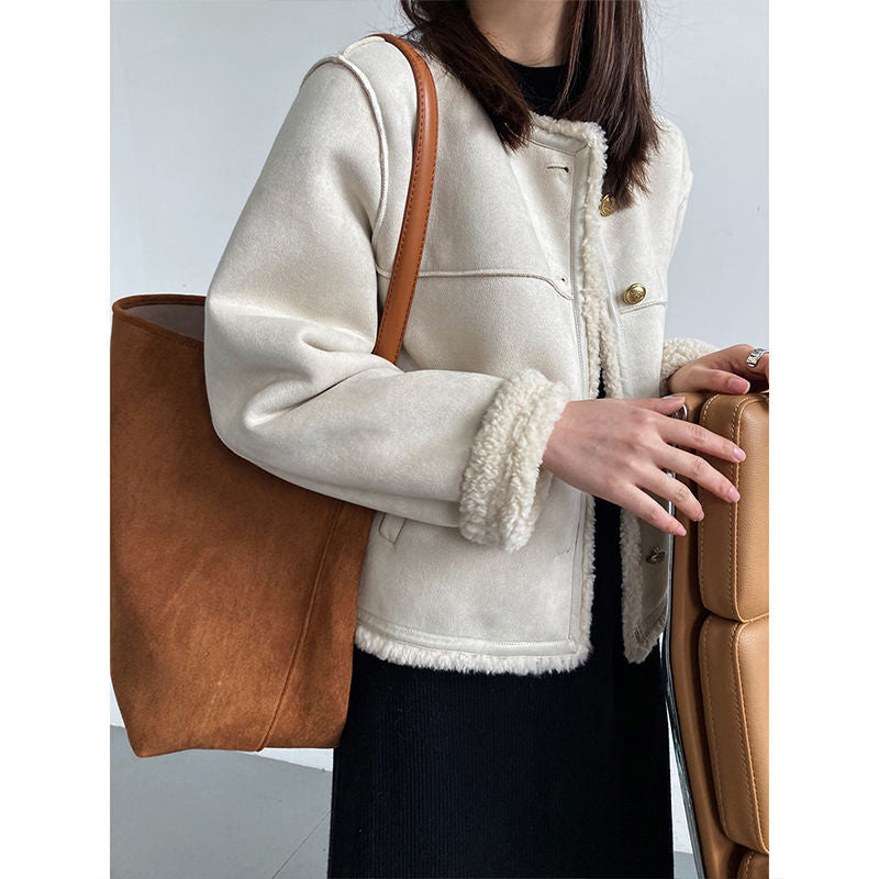 Classic Jacket with Buttons and Round Collar