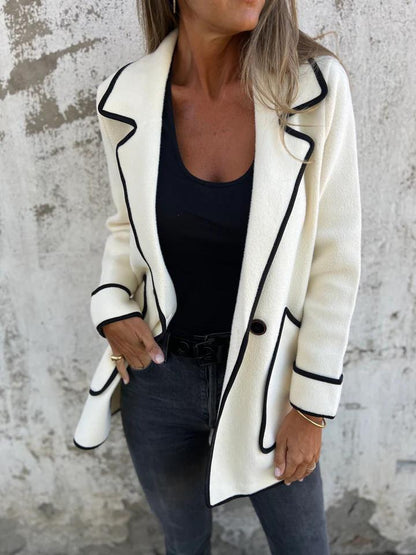 Jacket with a Refined Silhouette for Stylish Outings