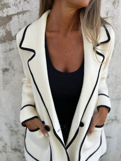 Jacket with a Refined Silhouette for Stylish Outings